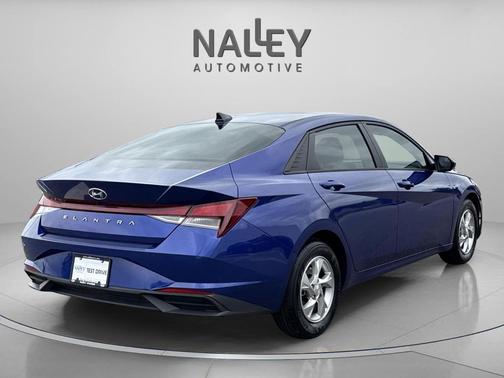 2022 Hyundai ELANTRA SE