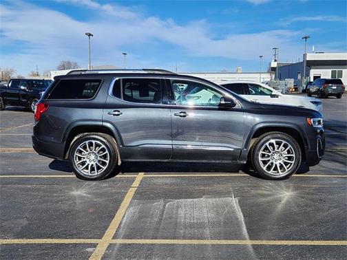 2023 GMC Acadia Denali