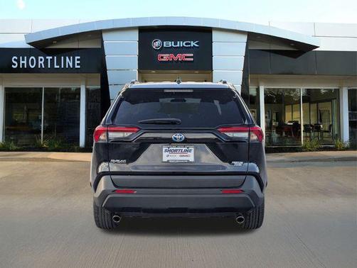 2022 Toyota RAV4 Hybrid LE