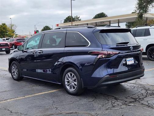 2024 Toyota Sienna XLE