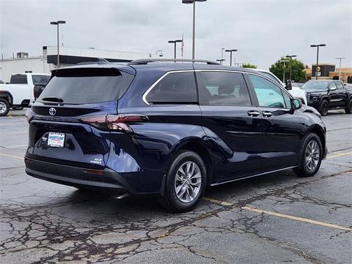 2024 Toyota Sienna XLE