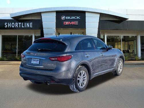 2016 INFINITI QX70 Base