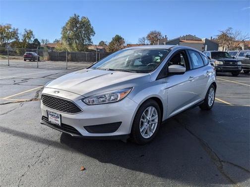 Photo 4 of 34 of 2018 Ford Focus SE