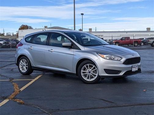 Photo 2 of 34 of 2018 Ford Focus SE