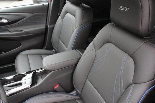 2025 Buick Envista Sport Touring FWD