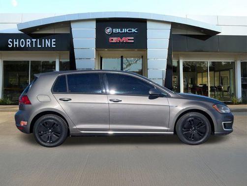 2016 Volkswagen e-Golf SE