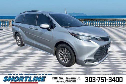 2023 Toyota Sienna LE
