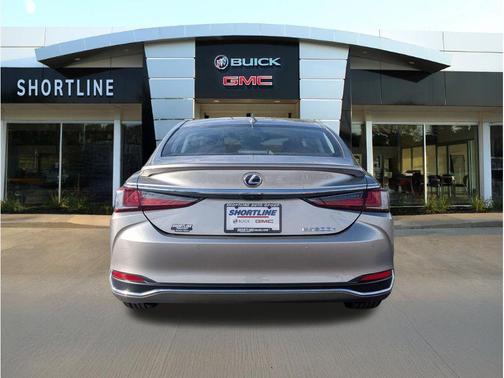 Atomic Silver 2021 Lexus ES 300h Base