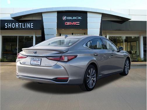 Atomic Silver 2021 Lexus ES 300h Base