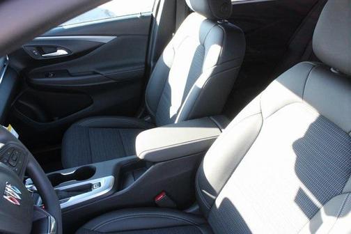 2025 Buick Envista Preferred FWD