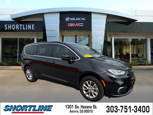 Diamond Black Crystal Pearlcoat 2025 Chrysler Pacifica L