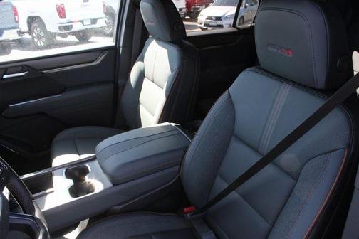2025 GMC Acadia AWD AT4