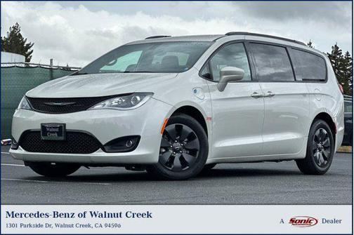 2020 Chrysler Pacifica Hybrid Touring L