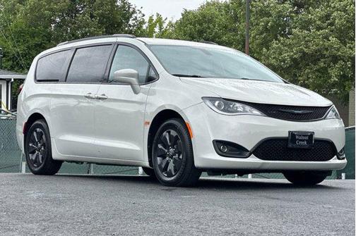 2020 Chrysler Pacifica Hybrid Touring L