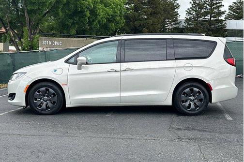 2020 Chrysler Pacifica Hybrid Touring L