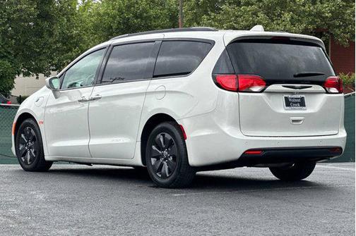 2020 Chrysler Pacifica Hybrid Touring L