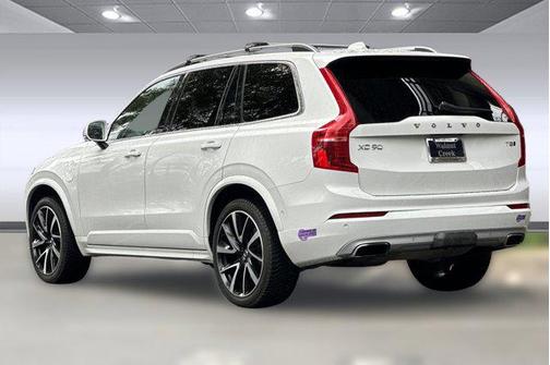 2019 Volvo XC90 Hybrid T8 Momentum