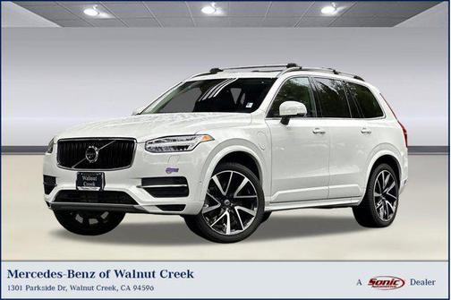 2019 Volvo XC90 Hybrid T8 Momentum