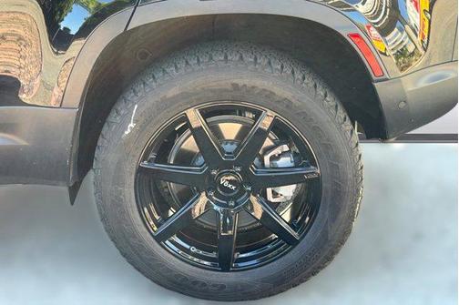 Santorini Black Metallic 2020 Land Rover Defender 110 SE