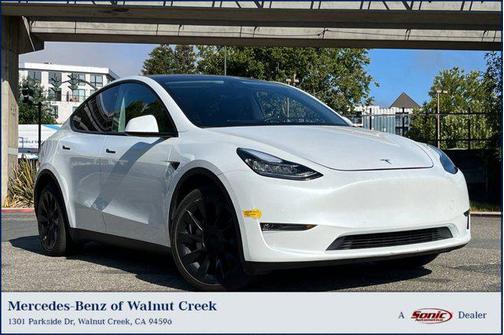 2022 Tesla Model Y Long Range Dual Motor All-Wheel Drive