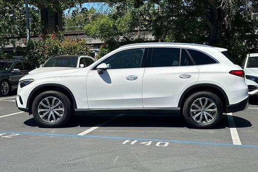 Polar White 2024 Mercedes-Benz GLC 300 Base