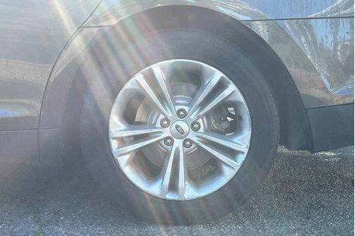 2017 Ford Taurus SEL