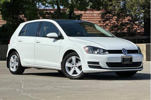 2017 Volkswagen Golf TSI Wolfsburg Edition 4-Door