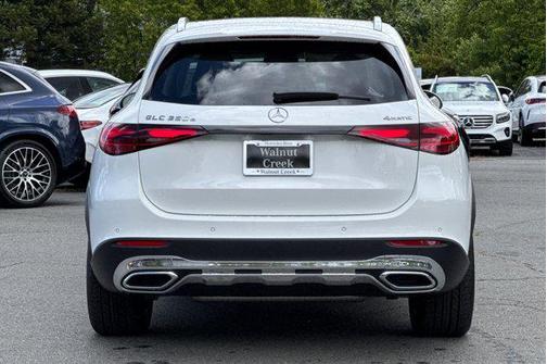 2025 Mercedes-Benz GLC 350e Base
