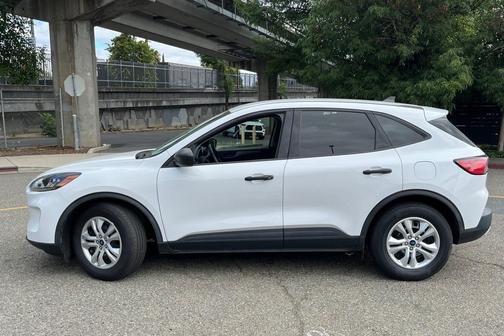 Oxford White 2020 Ford Escape S