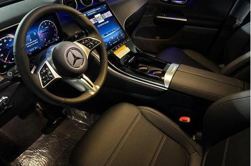 2026 Mercedes-Benz GLC 300 4MATIC