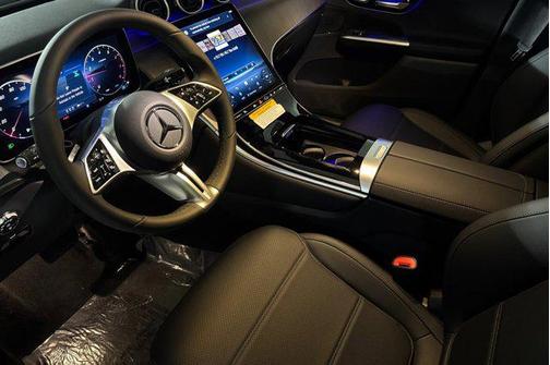 2026 Mercedes-Benz GLC 300 4MATIC