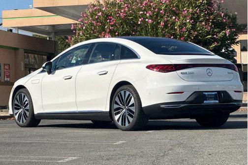 2026 Mercedes-Benz EQE 320 320