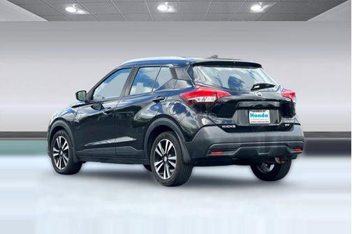 Super Black 2019 Nissan Kicks SV