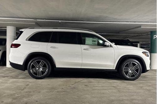 2025 Mercedes-Benz GLS 450 4MATIC