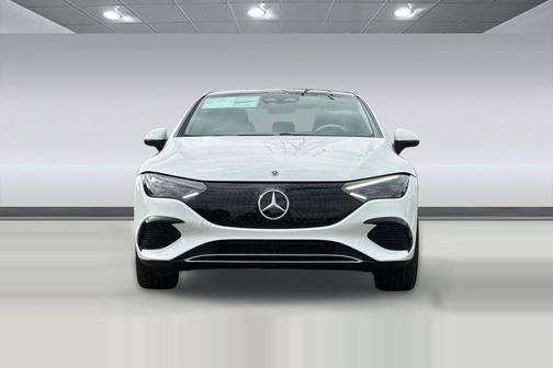 Polar White 2026 Mercedes-Benz EQE 320+ 320+