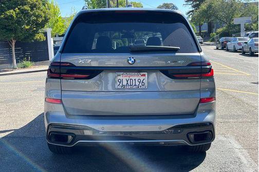 Skyscraper Grey Metallic 2024 BMW X7 xDrive40i