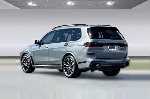 Skyscraper Grey Metallic 2024 BMW X7 xDrive40i