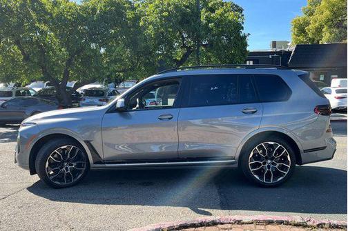 Skyscraper Grey Metallic 2024 BMW X7 xDrive40i
