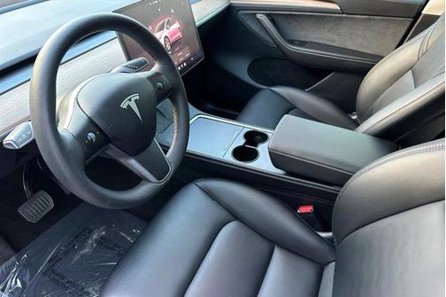 2024 Tesla Model Y Long Range Dual Motor All-Wheel Drive