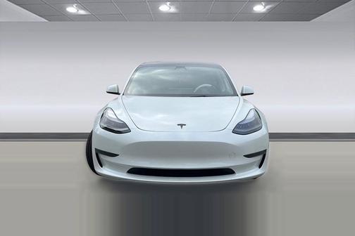 Pearl White Multi-Coat 2023 Tesla Model 3 Standard Range