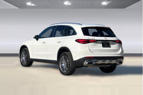 Polar White 2026 Mercedes-Benz GLC 300 4MATIC