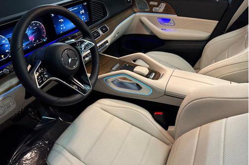 2025 Mercedes-Benz GLS 450 4MATIC