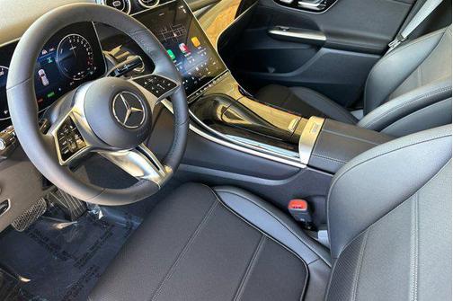 2025 Mercedes-Benz GLC 350e Base
