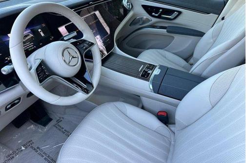 Polar White 2026 Mercedes-Benz EQS 400 400