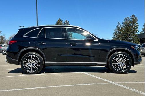 2025 Mercedes-Benz GLC 300 4MATIC