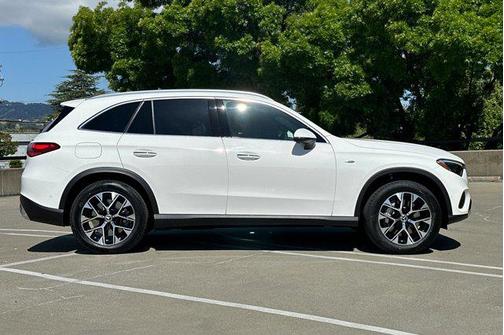 2025 Mercedes-Benz GLC 350e Base