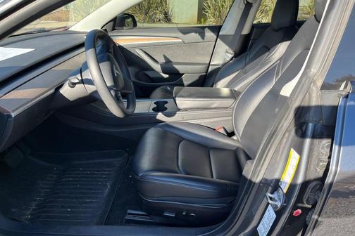 Gray 2022 Tesla Model 3 Long Range