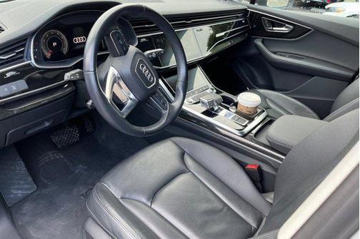 2024 Audi Q7 45 Premium Plus