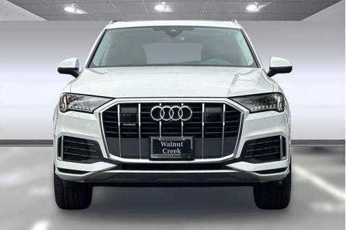 2024 Audi Q7 45 Premium Plus