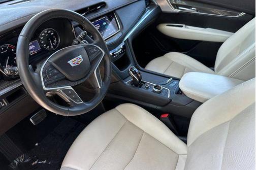 2022 Cadillac XT5 Sport